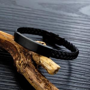 Di alta qualità <span class=keywords><strong>bracciale</strong></span> in acciaio inox da <span class=keywords><strong>uomo</strong></span> nero intrecciato in pelle con gioielli in <span class=keywords><strong>argento</strong></span> incisabili all'ingrosso - Product Image 3