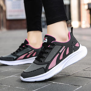 Pareja <span class=keywords><strong>de</strong></span> <span class=keywords><strong>zapatillas</strong></span> personalizadas <span class=keywords><strong>de</strong></span> alta calidad, transpirables, para correr, para hombres y mujeres, corredores deportivos con función luminosa, Unisex, <span class=keywords><strong>de</strong></span> gran tamaño - Product Image 3