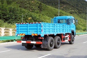 <span class=keywords><strong>Camion</strong></span> lourd Dongfeng neuf 6x6 340 ch diesel Yuchai Euro 3, capacité de charge 11-20T, caméra de recul, cabine à tête plate, avec ridelles - Product Image 4