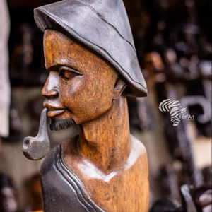 Figuras Tribales de Madera Hechas a Mano y Talladas que Celebran la Herencia Global para Campus Universitarios y Programas de Diversidad e Inclusión - Product Image 1