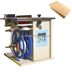 Machine d'étiquetage à angle droit pour sachets, modèle semi-automatique - Product Image 1