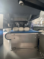 Commerciële deegdeler Automatische deegportioneeringsmachine Bakkerijdeegsnijmachine voor het maken van brood en gebak