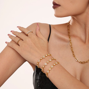 Pulseras Lincy al Por Mayor de Acero Inoxidable Impermeable con Baño de Oro de 18k y Circonita Cúbica en Forma de Flor de Trébol para Mujer, Joyería de Moda - Product Image 2