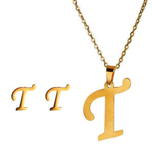 ชุดเครื่องประดับสร้อยคอและต่างหูสแตนเลสสตีลชุบทองคำ ตัวอักษรภาษาอังกฤษ 26 ตัว สำหรับผู้หญิงและเด็กผู้หญิง - Product Image 1