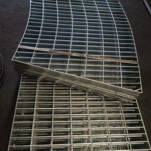 Panneaux de grille en acier galvanisé à chaud à <span class=keywords><strong>prix</strong></span> d'usine pour les caniveaux de drainage et la construction de bâtiments - Product Image 4