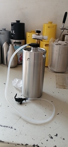 Mini <span class=keywords><strong>fût</strong></span> <span class=keywords><strong>de</strong></span> <span class=keywords><strong>bière</strong></span> Growler, en acier inoxydable, 304 <span class=keywords><strong>fût</strong></span> <span class=keywords><strong>de</strong></span> <span class=keywords><strong>bière</strong></span> <span class=keywords><strong>2L</strong></span> 3,6l 4L 5L 10l, brassage à domicile, <span class=keywords><strong>fût</strong></span> à <span class=keywords><strong>bière</strong></span> - Product Image 4