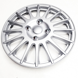 Commercio all'ingrosso della fabbrica argento 13 pollici 14 pollici 15 pollici argento <span class=keywords><strong>16</strong></span> pollici universale mozzo copriruota auto - Product Image 1