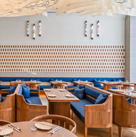 Meubles de luxe modernes, table de restaurant incurvée bleue en bois avec chaises en rotin pour restaurant de nouilles, restaurant occidental