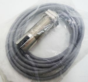 Sensor de proximidad inductivo <span class=keywords><strong>IGR</strong></span> 18.24.35 10-30VDC - sin usar, en su embalaje original -_3fa48bee - Product Image 1