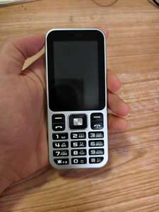 RAZARR600 Téléphone portable élégant pour seniors avec fonction bar, écran LCD de 2,4 pouces, 4G VoLTE, mémoire 1 Go + 128 Mo, batterie 1800 mAh, espagnol/allemand - Product Image 2