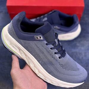 Simple solid-color sports shoes with breathable mesh upper and soft sole <b>for</b> shock absorption, suitable <b>for</b> tennis. - Product Image 2