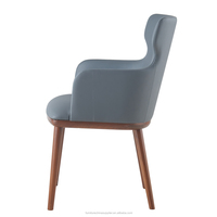 Chaise de salle à manger moderne à dossier haut en similicuir avec pieds en bois, couleur au choix, pour usage domestique et hôtelier