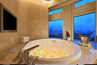 TV Kamar Mandi Modern 26 Inch HD High Nits Tahan Air dengan Sistem Audio HiFi Premium Terintegrasi Anti-kabut untuk Dinding
