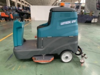 Balayeuse de Rue Électrique Prix Économique Nouveau Modèle Laveuse de Sols Autoportée Balai Laveur Autonome