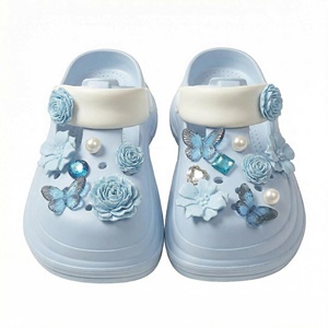 Zapatos de Tacón Alto para Mujer, Diseño Premium con Flores Azules en 3D, Transpirables, Perforados e Impermeables, para Interiores y Exteriores, 5 cm - Product Image 2
