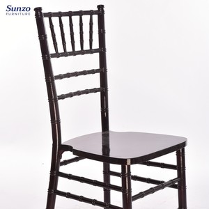 Sedie Tiffany in Legno Massello con Cuscino, Sedie Chiavari per Matrimoni e Feste - Product Image 2