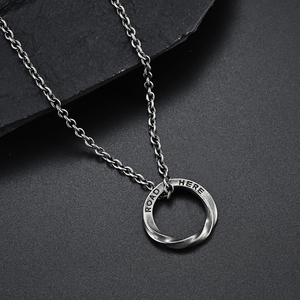 Collier en acier inoxydable plaqué or 18 carats avec pendentif Mobius gravé, cercle torsadé géométrique, unisexe, cadeau minimaliste pour couple - Product Image 5