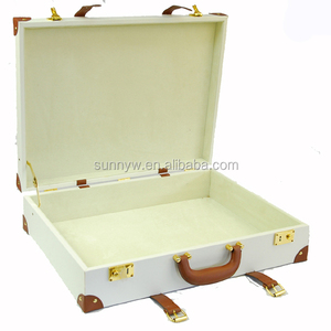 Valigia in Pelle Vintage Personalizzata, Produzione OEM/ODM, Baule da Viaggio e Contenitore Personalizzati di Alta Qualità - Product Image 2