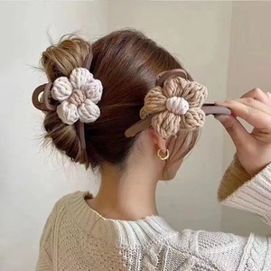 Pince à cheveux fleur en plastique Qian Jin mignonne de 12 cm, style doux pour <span class=keywords><strong>femme</strong></span>, accessoire capillaire quotidien et de fête, pinces à cheveux - Product Image 1