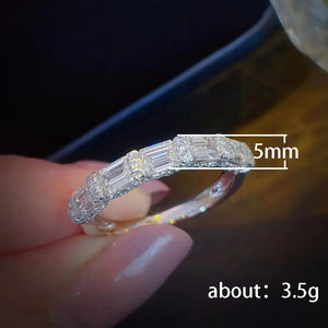Anillo de Diamantes de Oro Blanco F1769, Corte Esmeralda, Diamantes Naturales Color D, Anillo de Compromiso para Mujer - Product Image 5