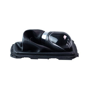 Pomo de Palanca de Cambios para Ford Focus Mk3, Cuero Negro con Tapa Plateada, 5 y 6 Velocidades, Accesorio Ergonómico para Auto - Product Image 4