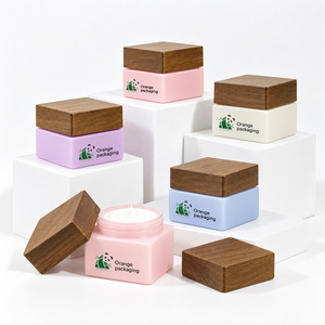 <span class=keywords><strong>Pot</strong></span> à crème pour le visage en verre carré violet rose personnalisable avec couvercle en bois de noyer et <span class=keywords><strong>bambou</strong></span>, impression de logo, conteneur cosmétique en gros pour usine - Product Image 1