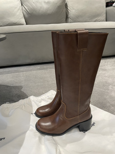 Vente en gros de <span class=keywords><strong>bottes</strong></span> d'automne longues personnalisées pour femmes <span class=keywords><strong>bottes</strong></span> au genou en <span class=keywords><strong>cuir</strong></span> véritable à bout rond et <span class=keywords><strong>mollet</strong></span> <span class=keywords><strong>large</strong></span> à talon épais pour femmes - Product Image 2