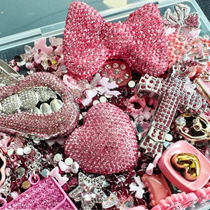 Breloques de luxe en vrac pour coques de téléphone DIY, breloques de créateur en forme de cœur avec nœud rose et strass, pour coques décoratives - Product Image 1