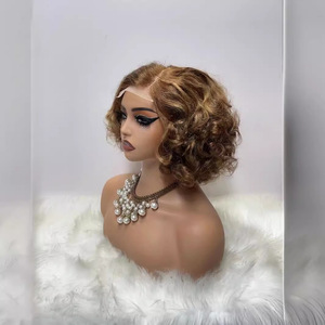 Perruque courte double trame 4x4 |    Cheveux brésiliens Remy colorés |   Ondulation lâche et volumineuse et dentelle transparente sur le devant - Product Image 4