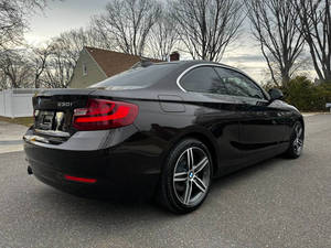 Venta al por Mayor de Autos Usados Serie 2 230i 2017, Coupé de 2 Puertas, Volante a la Izquierda, Asientos de Cuero, Cámara Trasera, Llantas R17, Techo Corredizo, LED - Product Image 5