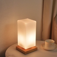 Lampe de table USB décorative en bois massif avec abat-jour en verre, style nordique de luxe, pour chambre à coucher, chevet, bureau, maison d'hôtes, veilleuse LED créative
