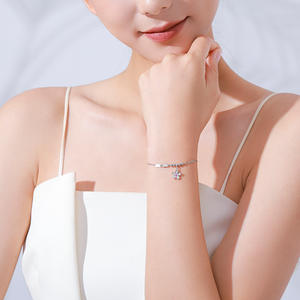 สร้อยข้อมือเงินแท้ S925 ประดับเพทายสีชมพูรูปดอกไม้ ดีไซน์ทันสมัยสำหรับผู้หญิง เหมาะสำหรับใส่ทุกวัน รุ่นทองแดงปรับแต่งได้ - Product Image 5