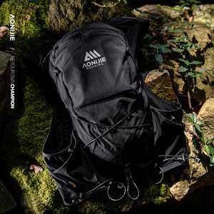 <span class=keywords><strong>Mochila</strong></span> Deportiva <span class=keywords><strong>AONIJIE</strong></span> MB-12L Amarilla y Negra para Cross Country, Senderismo, Ciclismo y Montañismo, de Gran Capacidad - Product Image 6