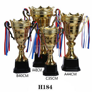 Trophée de football de style couronne, prix de vente chaud, <span class=keywords><strong>coupe</strong></span> du monde sportive, artisanat scolaire populaire américain pour les récompenses, trophée en métal - Product Image 3
