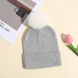 Casquettes en acrylique brodées avec logos personnalisés, bonnets d'hiver en tricot avec <span class=keywords><strong>pompon</strong></span>, <span class=keywords><strong>bonnet</strong></span> <span class=keywords><strong>noir</strong></span> adapté aux hommes et aux femmes - Product Image 5