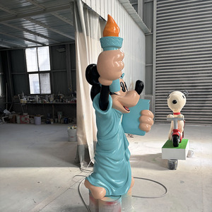 Statua in Resina di Topolino a Grandezza Naturale, Design Moderno, Oggetto da Collezione Artistico, Dimensioni Personalizzabili - Product Image 3