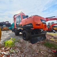 Excavatrice sur roues hydraulique Doosan DX210W-9C d'occasion 20 tonnes, modèle original 2023, à bas prix, avec garantie d'un an, à vendre