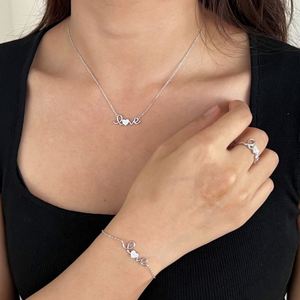 Anillo de Joyería para Mujer Dylam Simplicity, Diseño de Moda, Plata S925 Maciza, Bañado en Rodio, Geométrico, con Letras del Alfabeto, Circonita Cúbica 5A - Product Image 2