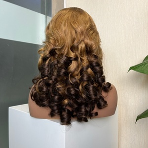 Perruque en cheveux humains 100% naturels, boucles rebondissantes sans colle, style Romance Curl, vente en gros - Product Image 2
