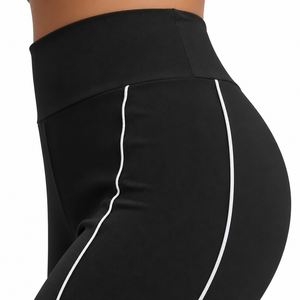 Pantalons de yoga noirs évasés de qualité supérieure pour femmes avec détails de bordure contrastée blanche et taille haute pour les collections de fitness professionnelles - Product Image 6