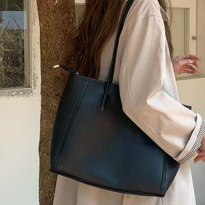 Sac fourre-tout rétro de style coréen grande capacité pour femme, sac à main en PU de haute qualité avec logo personnalisé, sac à bandoulière à motif carré - Product Image 4