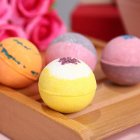 Ingrédients naturels pour femmes Bain Fizzies Bombes de bain Moules pour une expérience de bain relaxante