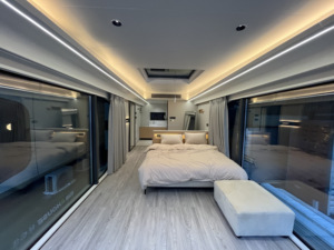 Maison conteneur capsule spatiale de luxe, maison mobile préfabriquée moderne, système intelligent, personnalisable, respirante et isolée, pour centre commercial/magasin - Product Image 6