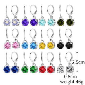 Juego de Aretes Minimalistas de Acero Inoxidable Chapado en Oro con Circonitas de Colores, Regalo de Aniversario - Product Image 5