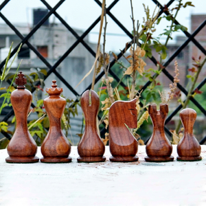 Juego de piezas de ajedrez de madera hechas a mano con acabado natural para jugar en exteriores e interiores, unisex - Product Image 1