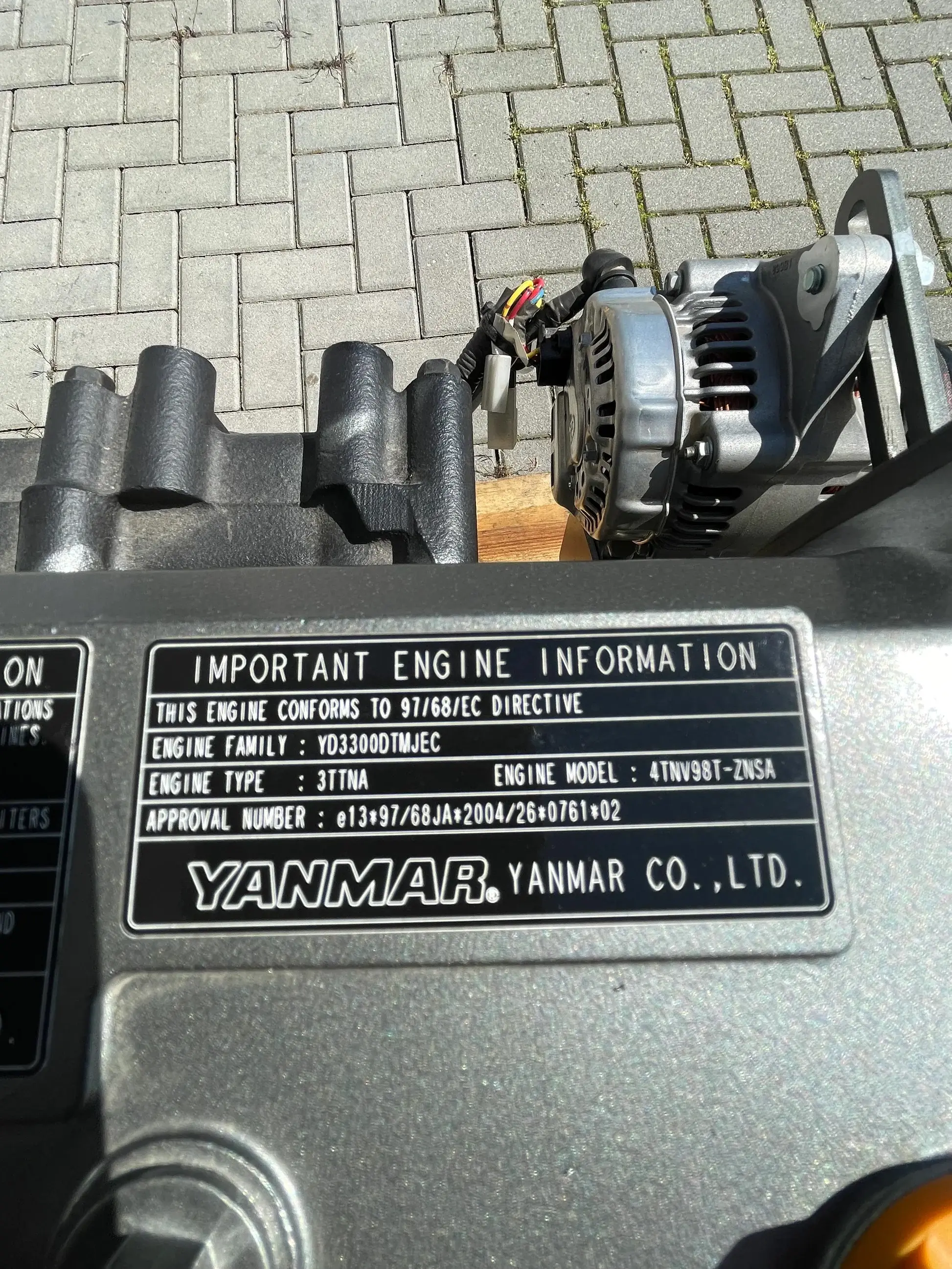 [Hazır stok] 4TNV98T motor 380v ağır dizel elektrik jeneratör 30Kw dinamo jeneratör 3 fazlı düşük tüketim