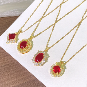 Collar Minimalista de Acero Inoxidable 304 Chapado en Oro con Colgante Geométrico de Flor con Circonita y Cadena de Cable - Product Image 6