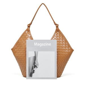 Guangzhou OEM Sacs à main <span class=keywords><strong>femme</strong></span> Usine Gros Élégant Grand Tissé Cuir Véritable <span class=keywords><strong>Sac</strong></span> à Main Tote Épaule Messenger pour <span class=keywords><strong>Femme</strong></span> - Product Image 4