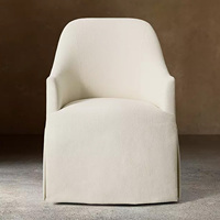 Fauteuil de salle à manger Rhoohill personnalisé de style américain moderne avec roulettes, structure en bois massif et jupe ajustée
