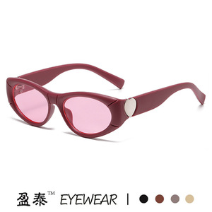 Lunettes de soleil œil de chat UV400 pour femmes, monture PC, verres roses en forme de cœur - Product Image 1